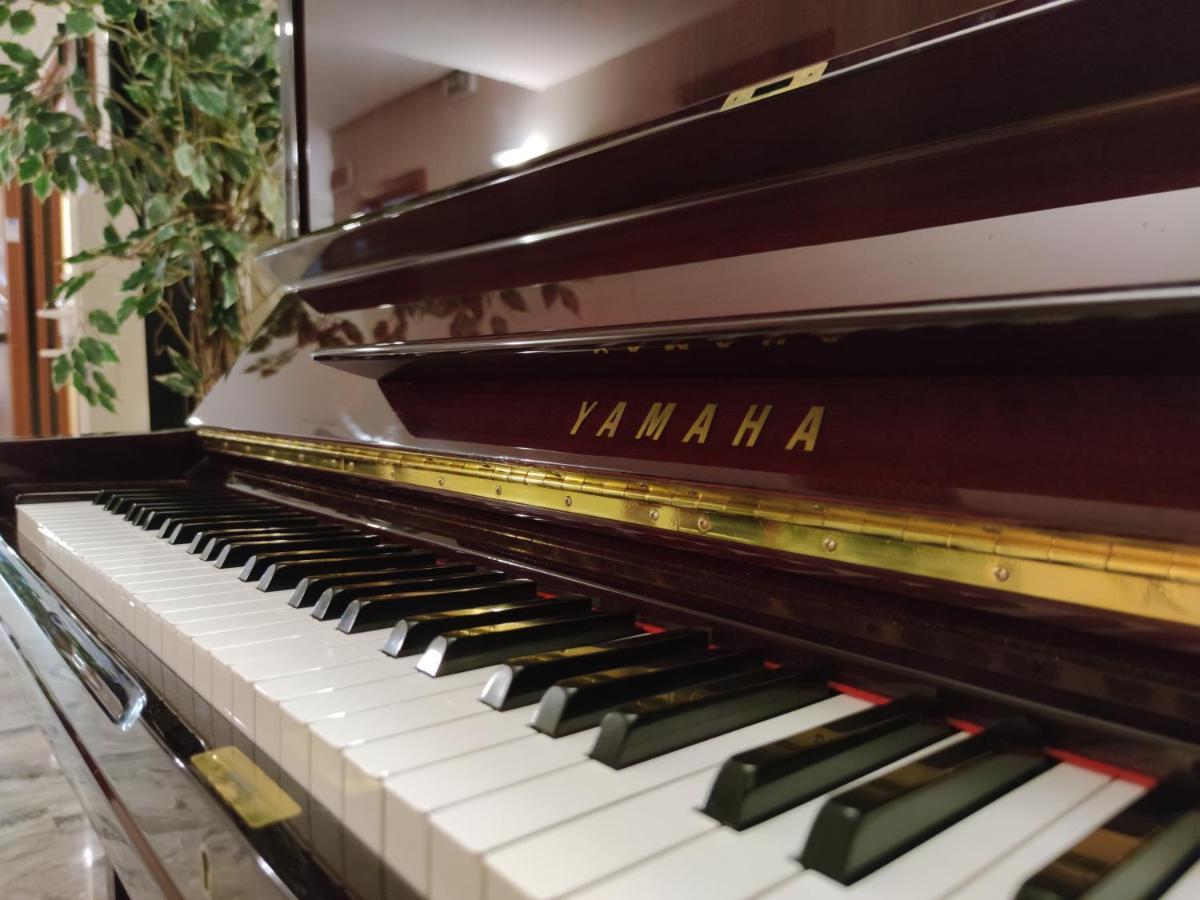 רימיני Hotel Audi Frontemare מראה חיצוני תמונה