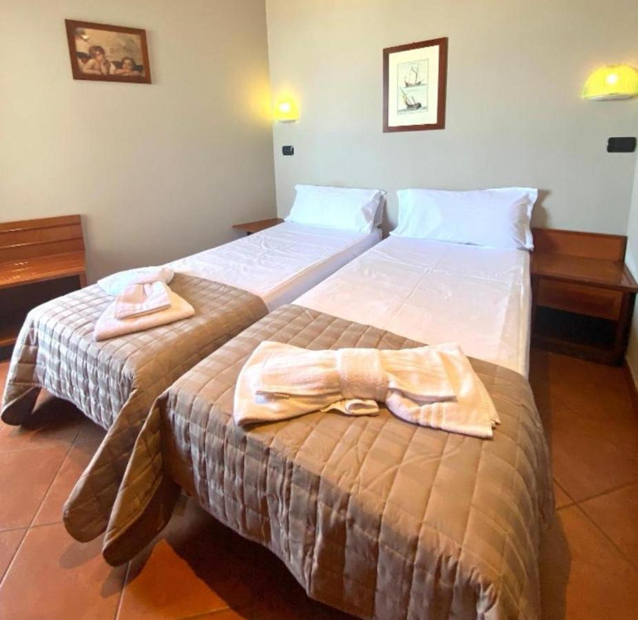 רימיני Hotel Audi Frontemare מראה חיצוני תמונה