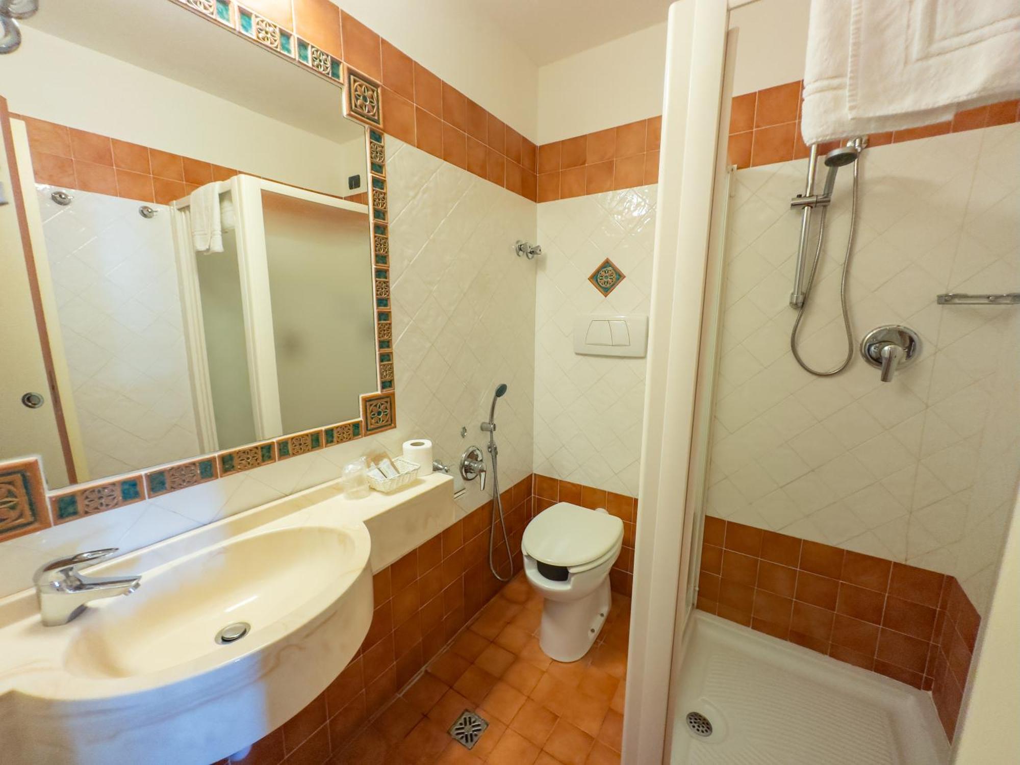 רימיני Hotel Audi Frontemare מראה חיצוני תמונה