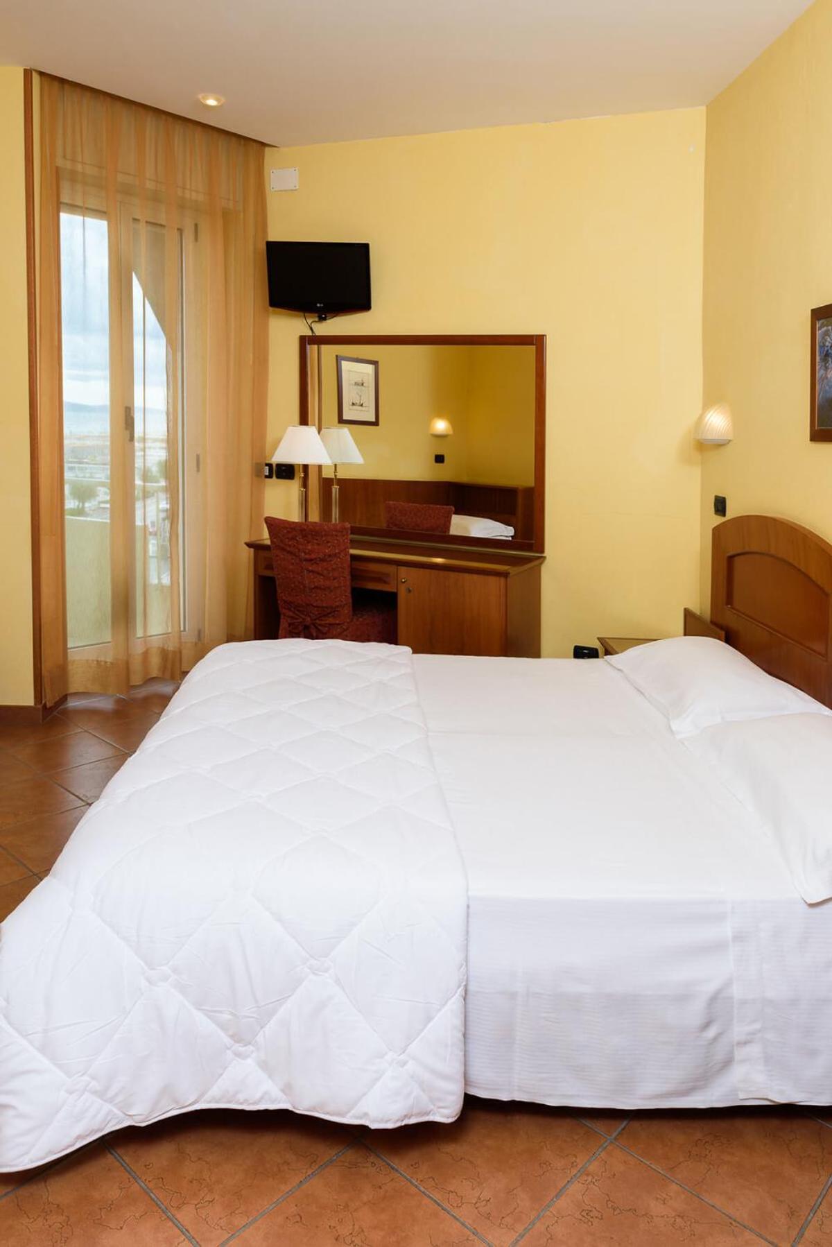 רימיני Hotel Audi Frontemare מראה חיצוני תמונה