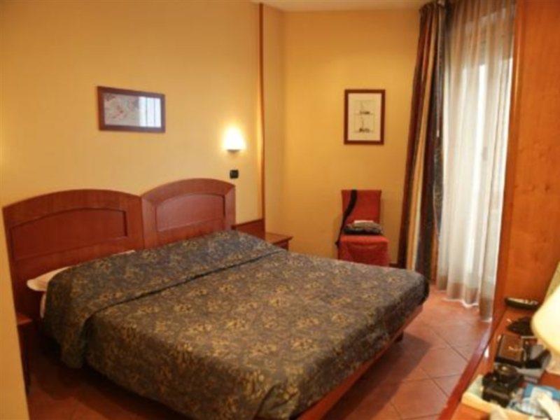 רימיני Hotel Audi Frontemare מראה חיצוני תמונה