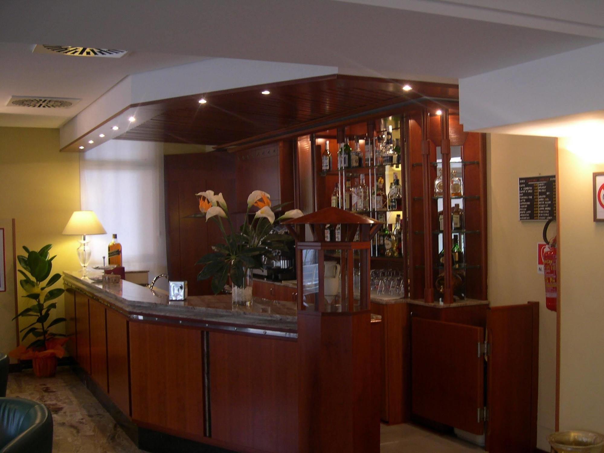 רימיני Hotel Audi Frontemare מראה חיצוני תמונה